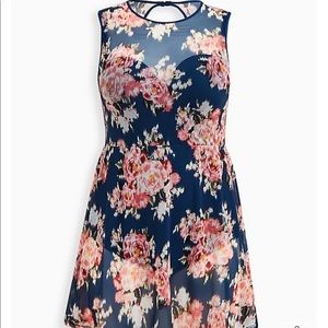 Torrid - UNDERWIRE SWIM DRESS LONG LENGTH Size 4 D/DD (new w/ tags)